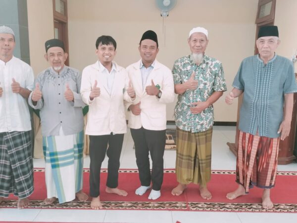 PRM Tritih Wetan dan Mahasiswa UNUGHA Kembangkan Pemberdayaan Masjid Fathurrohman